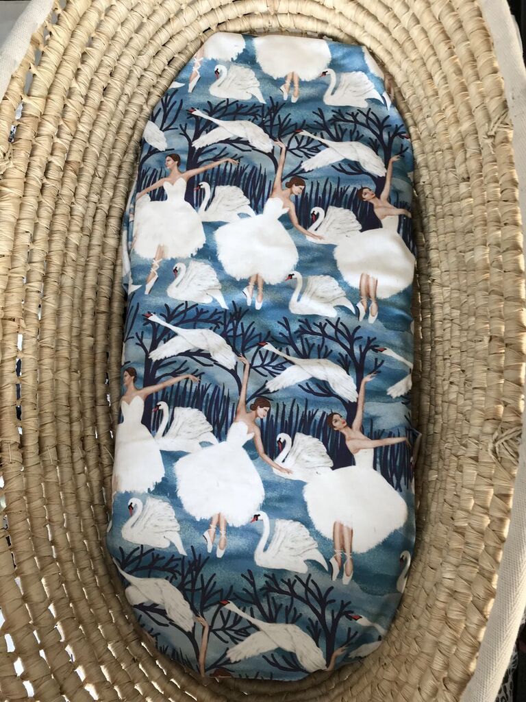 SWAN LAKE Organic Cotton Swaddle Blanket