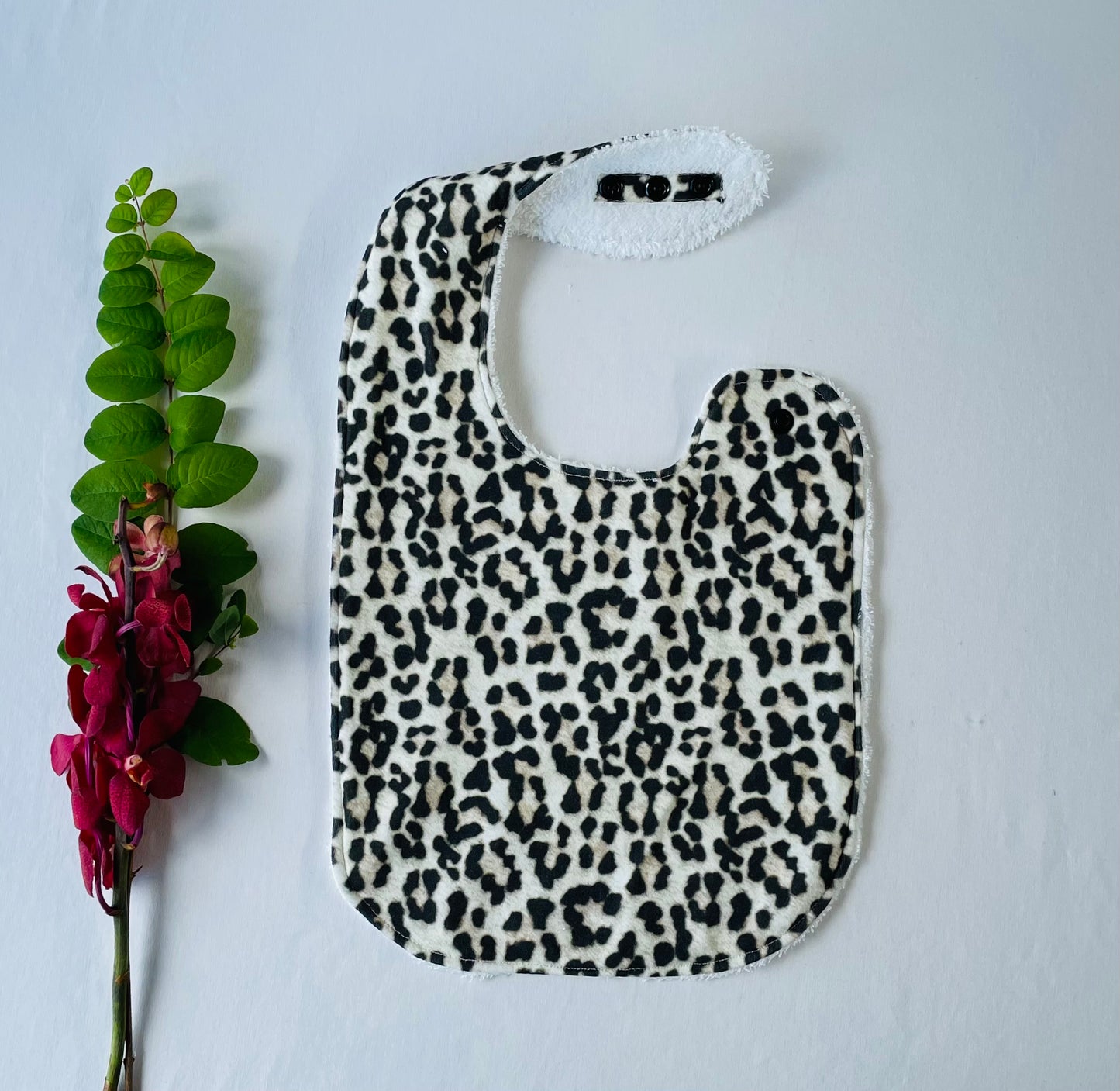 Snow Leopard Organic Cotton Feeding Bib