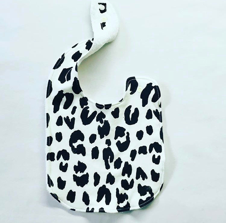 Leopard Organic Cotton Feeding Bib
