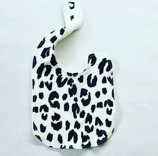 Leopard Organic Cotton Feeding Bib